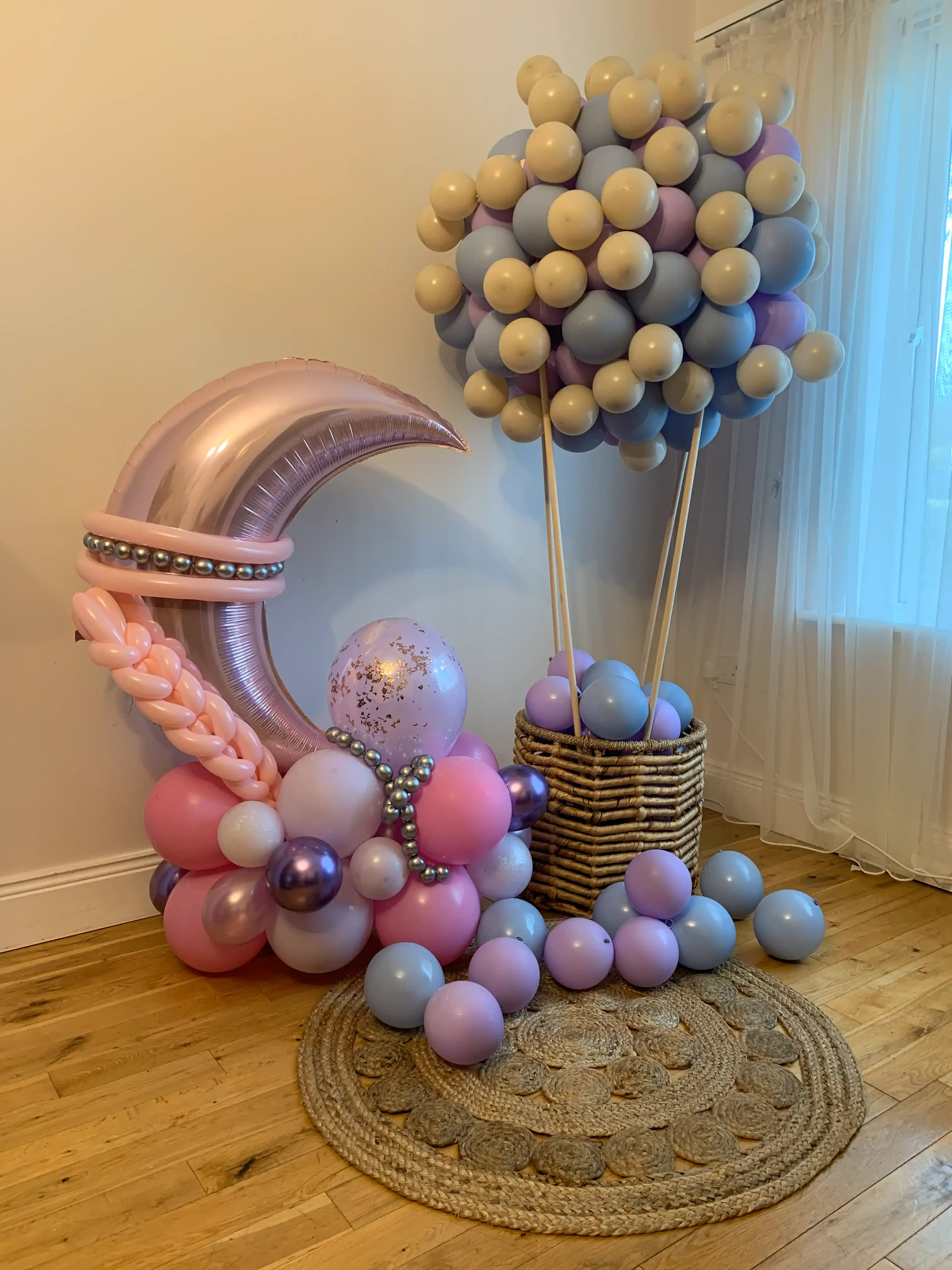 Gender neutral balloon arches